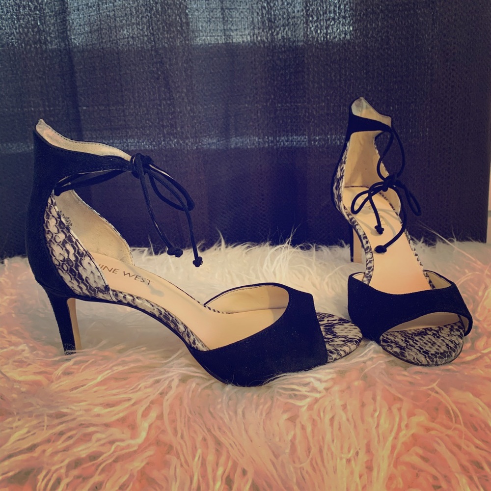 Beautiful Snake Print Nine West Heels